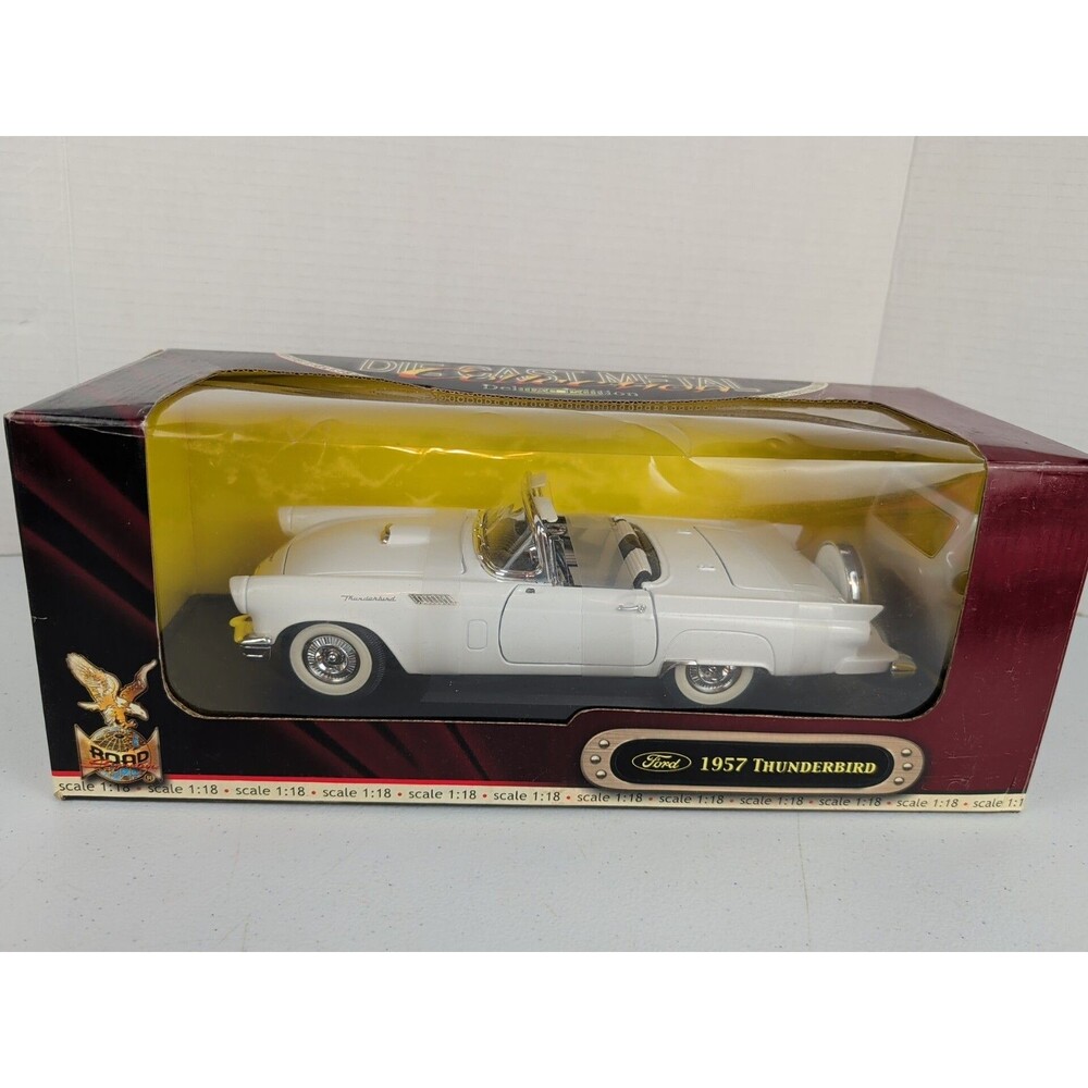 Road Signature Deluxe Collection 1:18 Diecast Metal White 1957 Ford Thunderbird